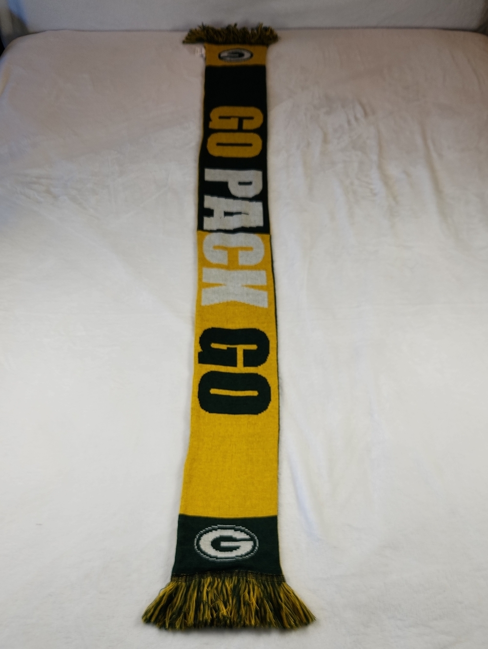 Green Bay Packers Winter Scarf Reversable That Says "Go Pack Go" With The G Logo - Picture 7 of 10